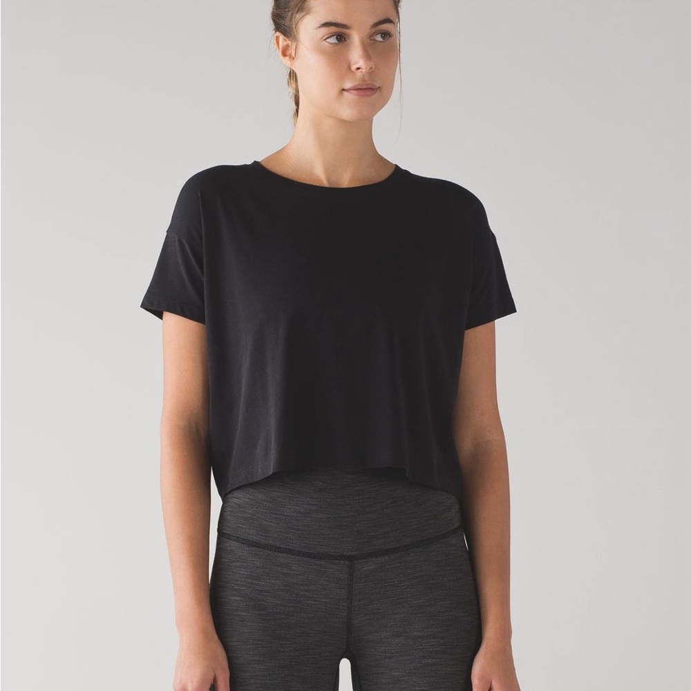 🍋Lululemon Crop Tee